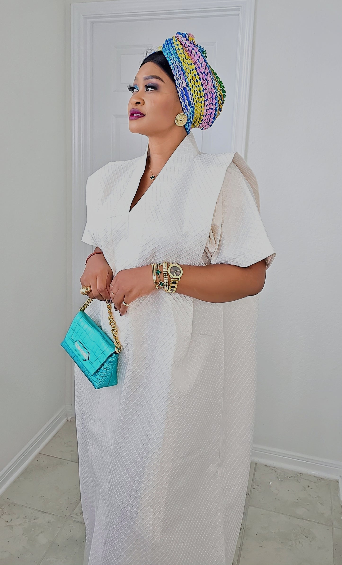 Elite – Gold Trim Rich Aunty Bubu