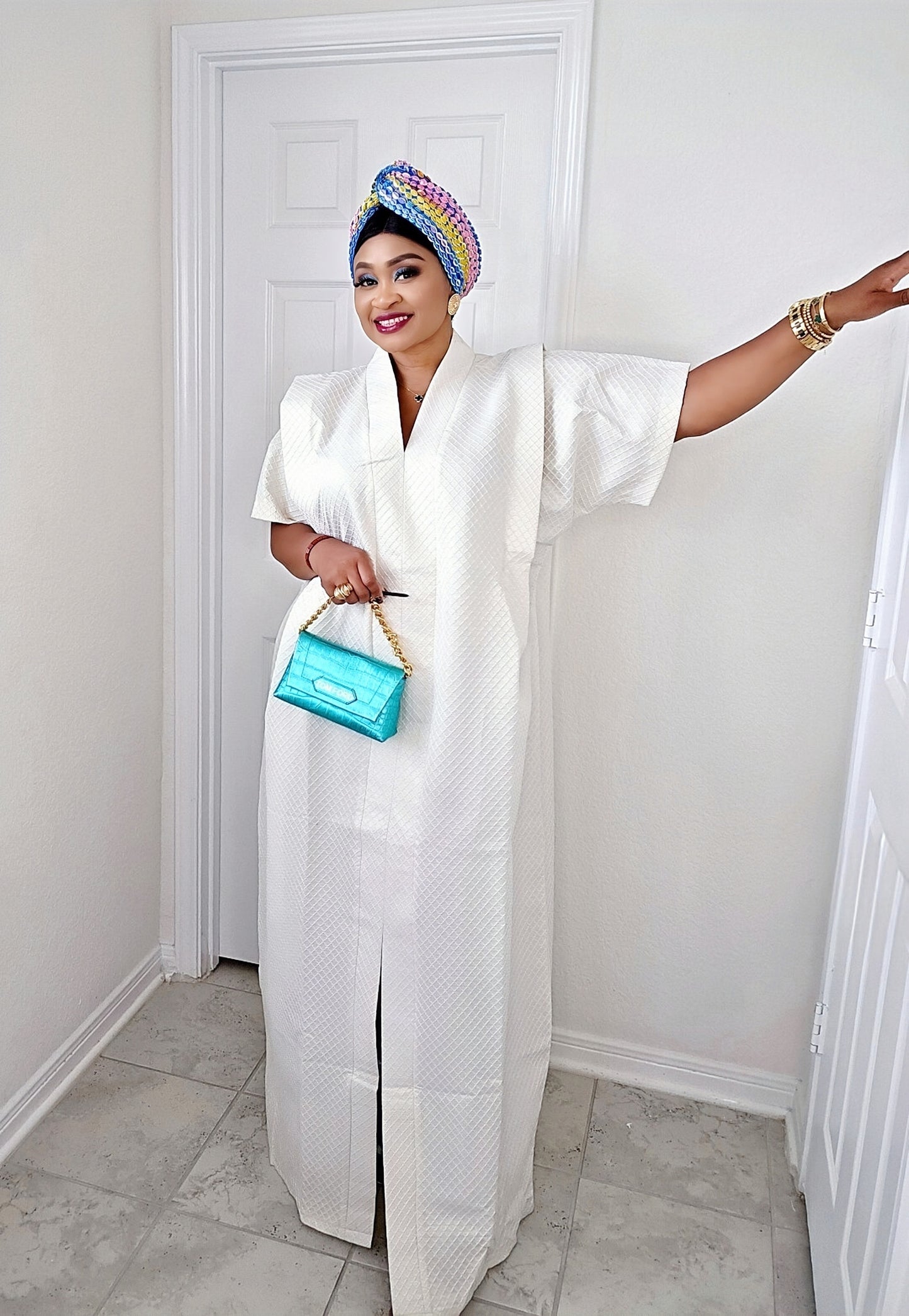 Elite – Gold Trim Rich Aunty Bubu